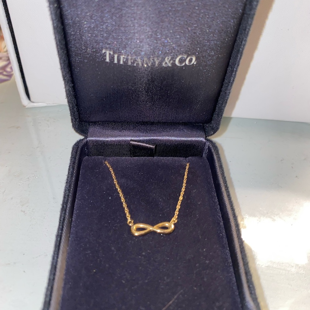 Tiffany & Co. Infinity Mini Yellow Gold Pendant Chain Necklace